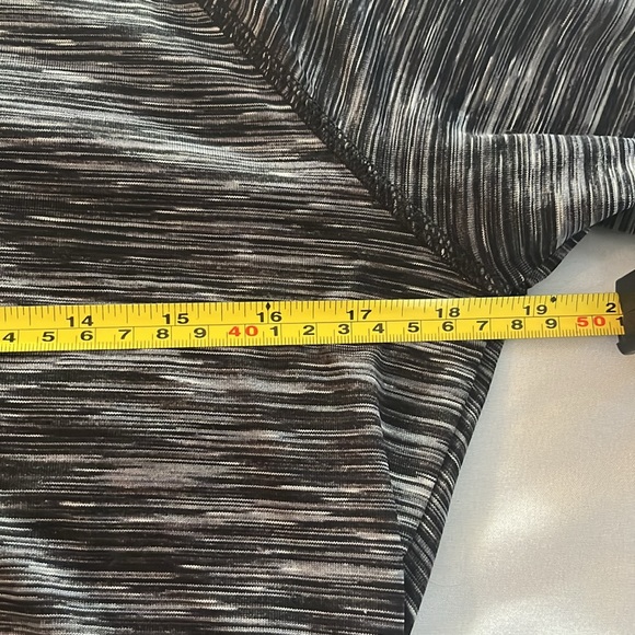 Reebok Performance Tshirt - Picture 4 of 9